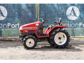 Traktor YANMAR