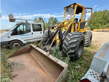 Hjullaster CATERPILLAR 910