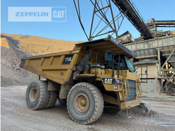 Tipptruck CATERPILLAR