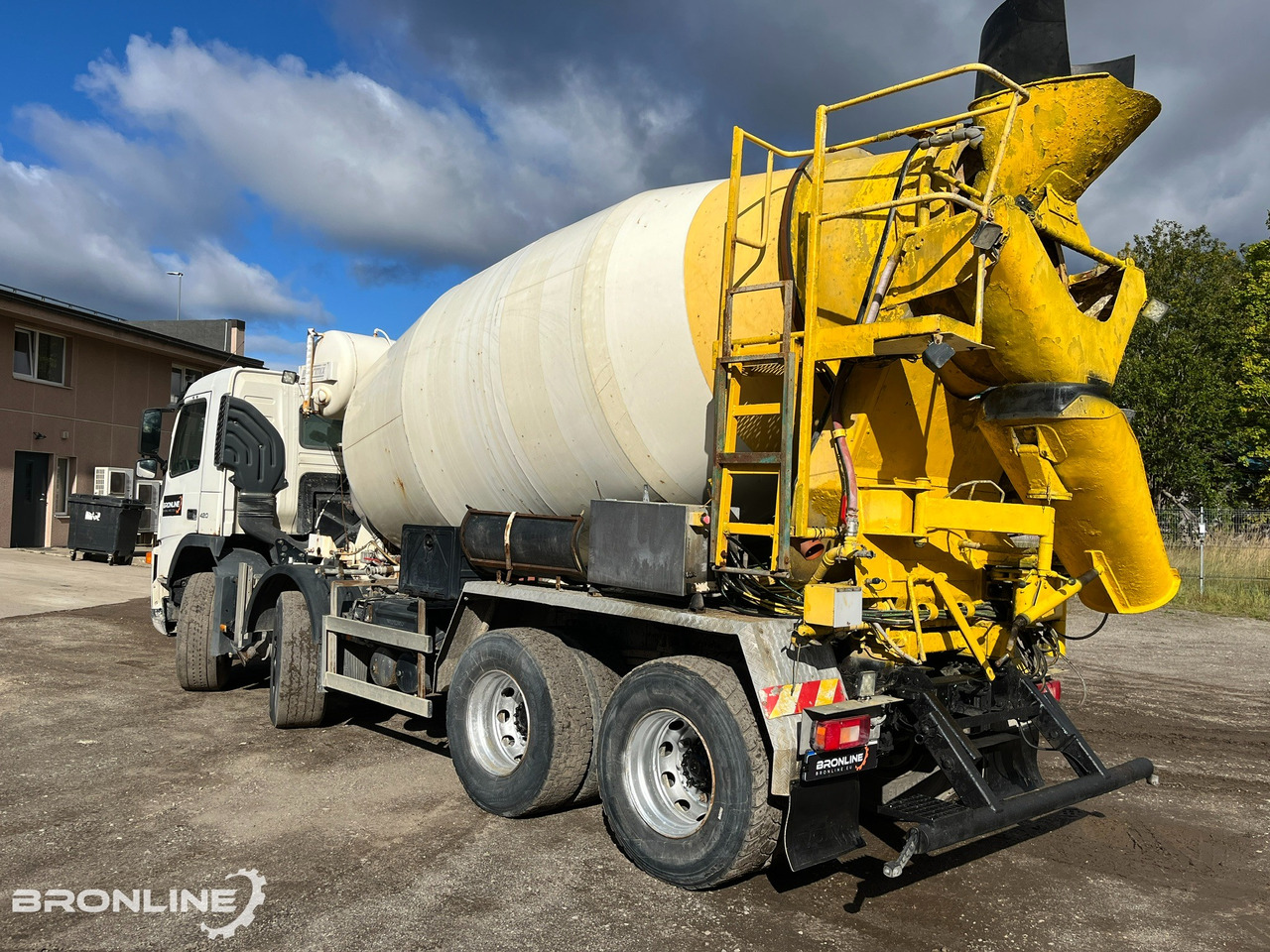 2004 Volvo FM12 420 8x4 Intermix 10m³ - Betongbil: bilde 4 2004 Volvo FM12 420 8x4 Intermix 10m³ - Betongbil: bilde 4