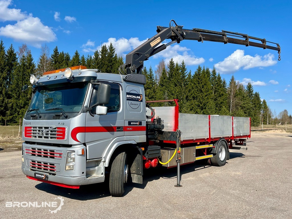 2005 Volvo FM 300 Flatbed+Crane HMF 1560-K4 - Planbil: bilde 2 2005 Volvo FM 300 Flatbed+Crane HMF 1560-K4 - Planbil: bilde 2