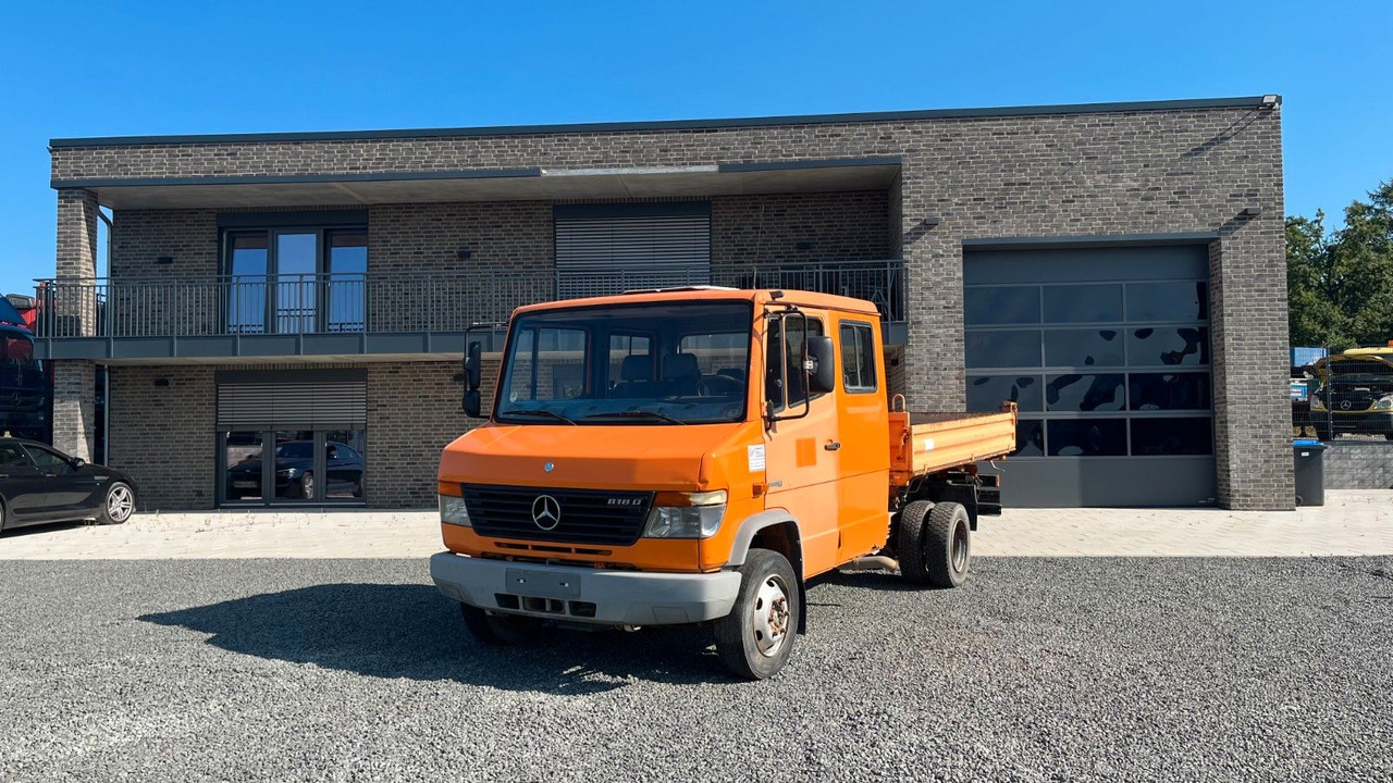 Mercedes-Benz 818 DK Kipper Dreiseitenkipper Meiller Doka Mercedes-Benz 818 DK Kipper Dreiseitenkipper Meiller Doka - Varebil med tipp, Varebil med dobbelt førerhus: bilde 1 Mercedes-Benz 818 DK Kipper Dreiseitenkipper Meiller Doka Mercedes-Benz 818 DK Kipper Dreiseitenkipper Meiller Doka - Varebil med tipp, Varebil med dobbelt førerhus: bilde 1