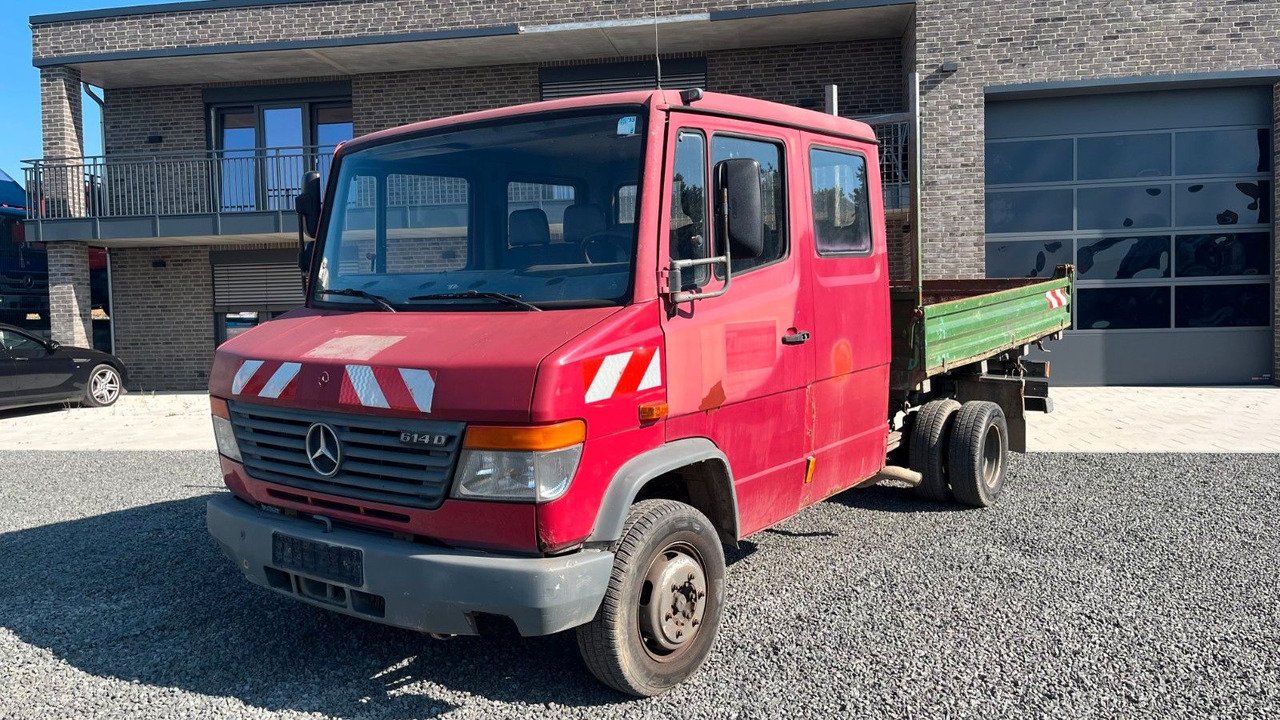 Mercedes-Benz Vario 614 DK Kipper Doka Mercedes-Benz Vario 614 DK Kipper Doka - Varebil med tipp, Varebil med dobbelt førerhus: bilde 2 Mercedes-Benz Vario 614 DK Kipper Doka Mercedes-Benz Vario 614 DK Kipper Doka - Varebil med tipp, Varebil med dobbelt førerhus: bilde 2