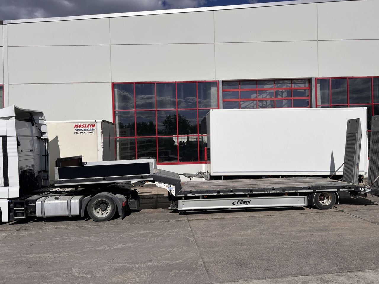 1 Achs Satteltieflader - Lavloader semitrailer: bilde 1 1 Achs Satteltieflader - Lavloader semitrailer: bilde 1