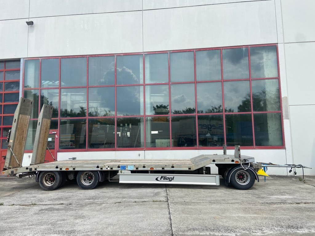 Fliegl DTS 300 3 Achs Tiefladeranhänger - Lavloader tilhenger: bilde 3 Fliegl DTS 300 3 Achs Tiefladeranhänger - Lavloader tilhenger: bilde 3