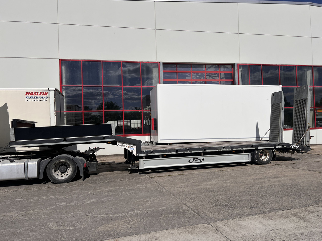 Fliegl SES210 1 Achs Satteltieflader - Lavloader semitrailer: bilde 4 Fliegl SES210 1 Achs Satteltieflader - Lavloader semitrailer: bilde 4