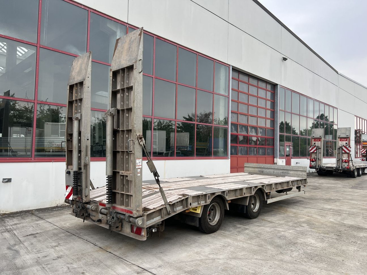 Humbaur HBTZ 21 t Tandemtieflader - Lavloader tilhenger: bilde 4 Humbaur HBTZ 21 t Tandemtieflader - Lavloader tilhenger: bilde 4