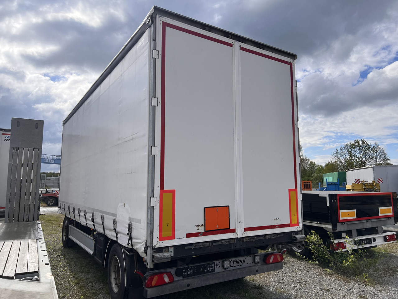 KRONE 2 Achs 2 Achs Jumbo- Planen, Mega, durchladbar - Kapellhenger: bilde 5 KRONE 2 Achs 2 Achs Jumbo- Planen, Mega, durchladbar - Kapellhenger: bilde 5