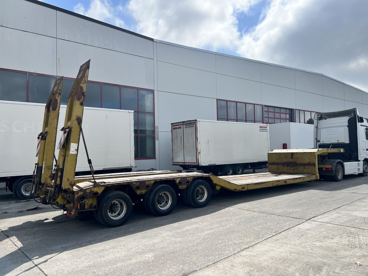 LANGENDORF SATBUE 30/38 3 Achs Tiefbett- Satteltieflader - Lavloader semitrailer: bilde 5 LANGENDORF SATBUE 30/38 3 Achs Tiefbett- Satteltieflader - Lavloader semitrailer: bilde 5