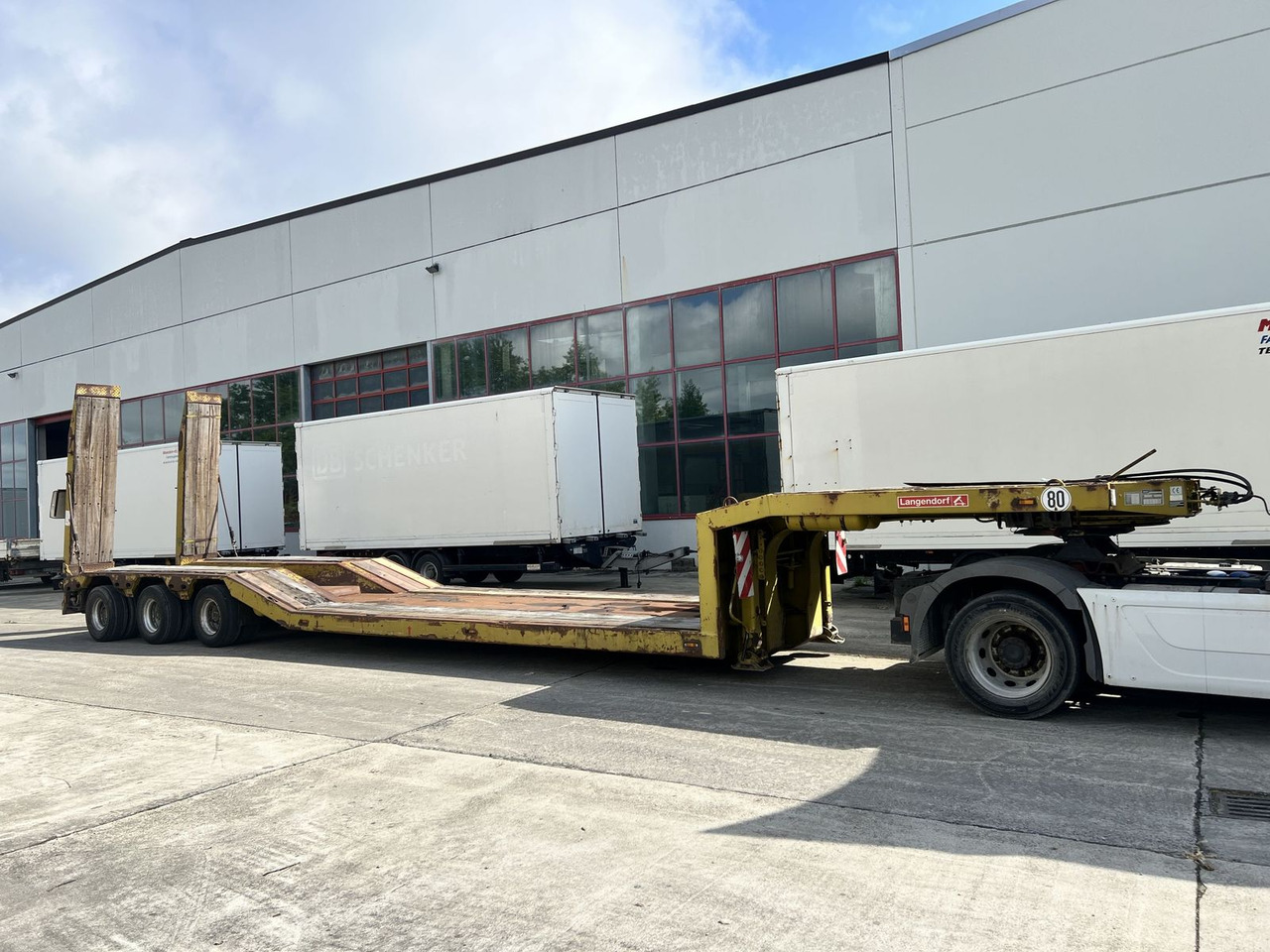 Langendorf 3 Achs Tiefbett- Satteltieflader - Lavloader semitrailer: bilde 1 Langendorf 3 Achs Tiefbett- Satteltieflader - Lavloader semitrailer: bilde 1
