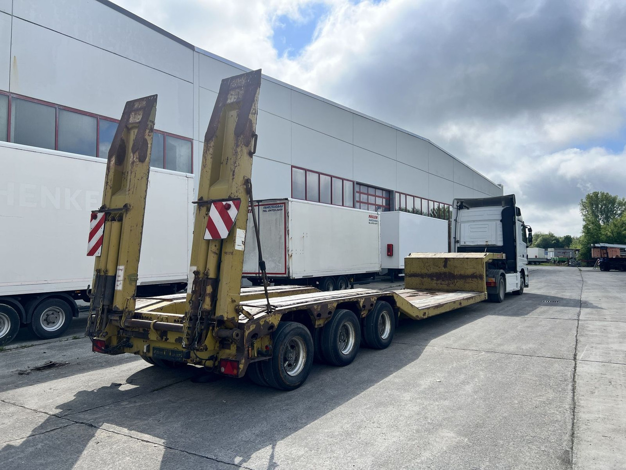 Langendorf 3 Achs Tiefbett- Satteltieflader - Lavloader semitrailer: bilde 4 Langendorf 3 Achs Tiefbett- Satteltieflader - Lavloader semitrailer: bilde 4