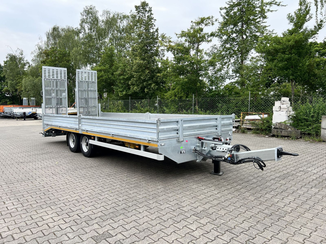 Möslein Neuer Tandemtieflader, 7,28 m Ladefläche, breit - Lavloader tilhenger: bilde 1 Möslein Neuer Tandemtieflader, 7,28 m Ladefläche, breit - Lavloader tilhenger: bilde 1