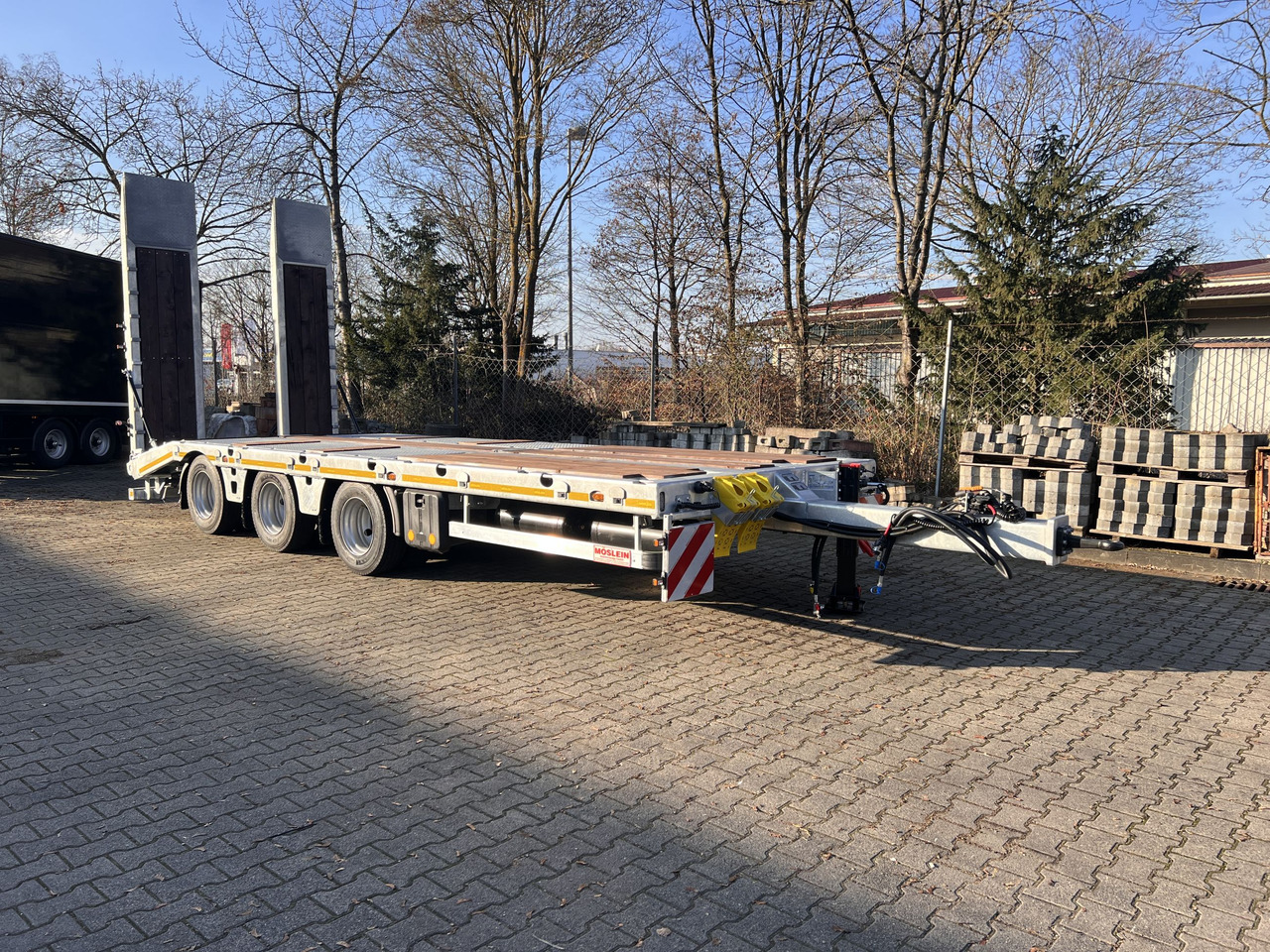 Möslein TT 32 Zugrohr gerade 34 t GG Tridem- Tieflader 3 Achs, gelenktNeufahrzeug - Lavloader tilhenger: bilde 5 Möslein TT 32 Zugrohr gerade 34 t GG Tridem- Tieflader 3 Achs, gelenktNeufahrzeug - Lavloader tilhenger: bilde 5