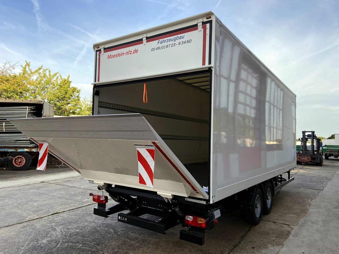 Möslein Tandem Koffer, Ladebordwand 1,5 t + Durchladbar - Skaphenger: bilde 2 Möslein Tandem Koffer, Ladebordwand 1,5 t + Durchladbar - Skaphenger: bilde 2