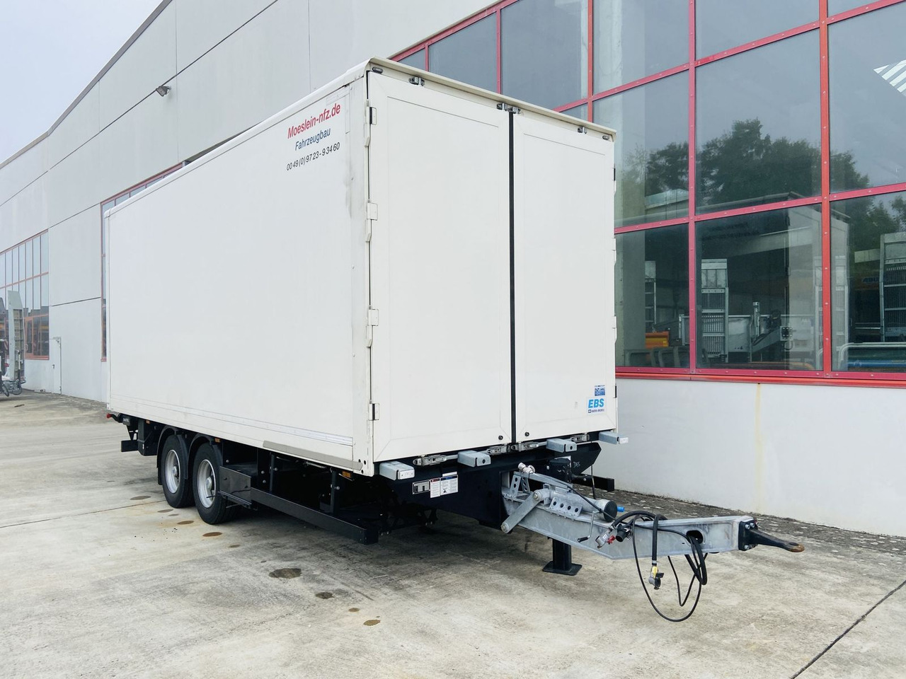 Möslein Tandem Koffer, Ladebordwand 1,5 t + Durchladbar - Skaphenger: bilde 1 Möslein Tandem Koffer, Ladebordwand 1,5 t + Durchladbar - Skaphenger: bilde 1
