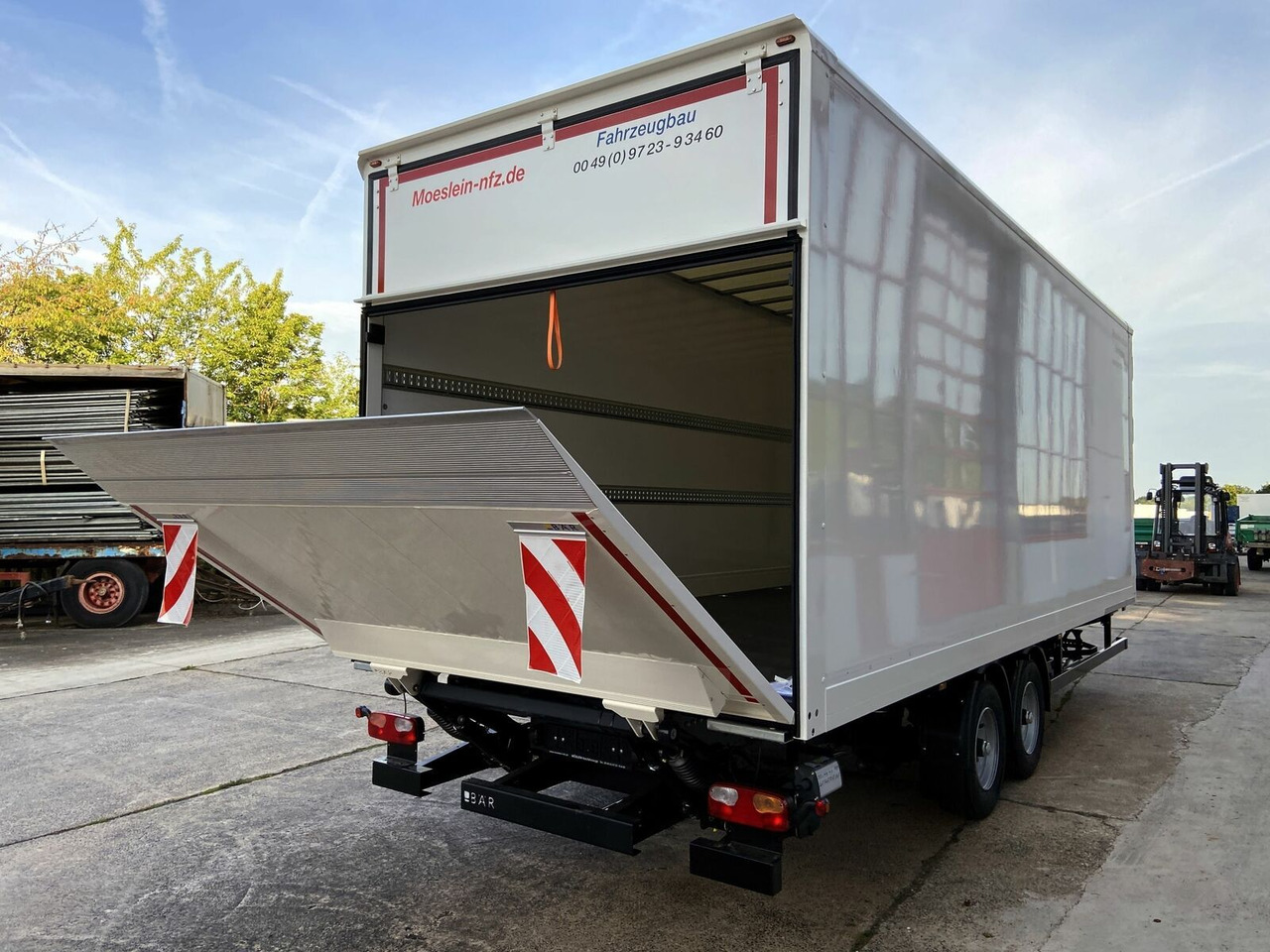 Möslein Tandem Koffer, Ladebordwand 1,5 t + Durchladbar - Skaphenger: bilde 2 Möslein Tandem Koffer, Ladebordwand 1,5 t + Durchladbar - Skaphenger: bilde 2