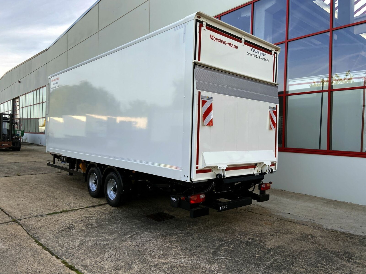 Möslein Tandem Koffer, Ladebordwand 1,5 t + Durchladbar - Skaphenger: bilde 5 Möslein Tandem Koffer, Ladebordwand 1,5 t + Durchladbar - Skaphenger: bilde 5