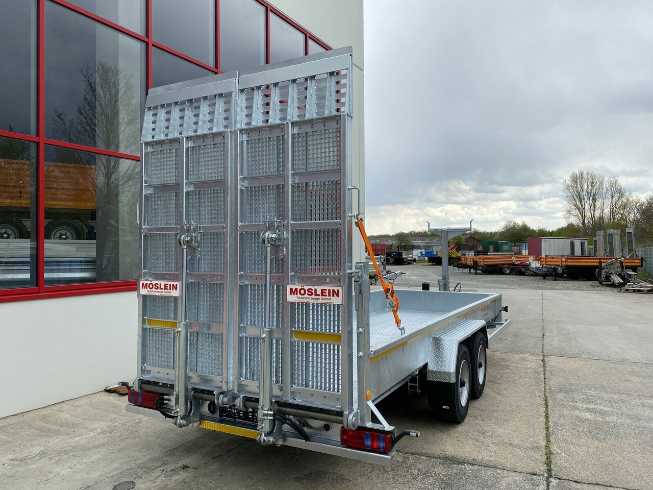 Möslein Tieflader für Fräsen breiten hydraulischen Ramp - Lavloader tilhenger: bilde 2 Möslein Tieflader für Fräsen breiten hydraulischen Ramp - Lavloader tilhenger: bilde 2