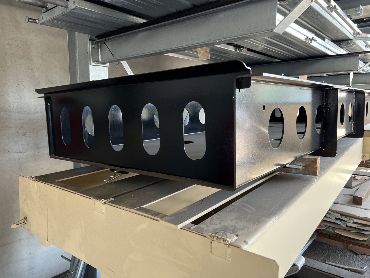Müller Mitteltal Staufach für Alu- Rampen - Lavloader semitrailer: bilde 3 Müller Mitteltal Staufach für Alu- Rampen - Lavloader semitrailer: bilde 3