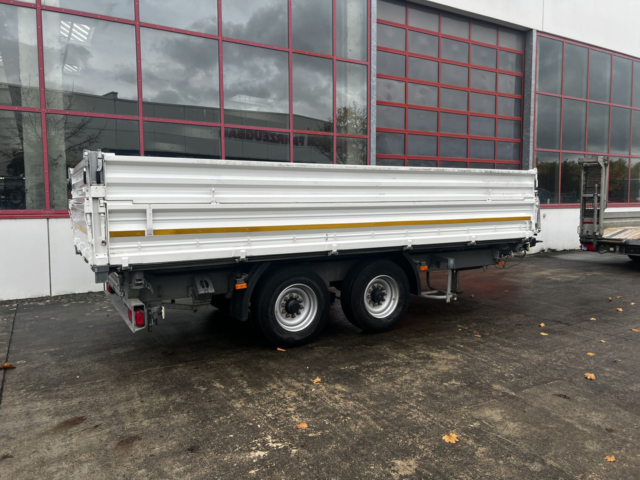 Schmid Fahrzeugbau DK 135 AR  13,5 t Tandemkipper mit Aufsatzbordwänden - Tipphenger: bilde 2 Schmid Fahrzeugbau DK 135 AR  13,5 t Tandemkipper mit Aufsatzbordwänden - Tipphenger: bilde 2