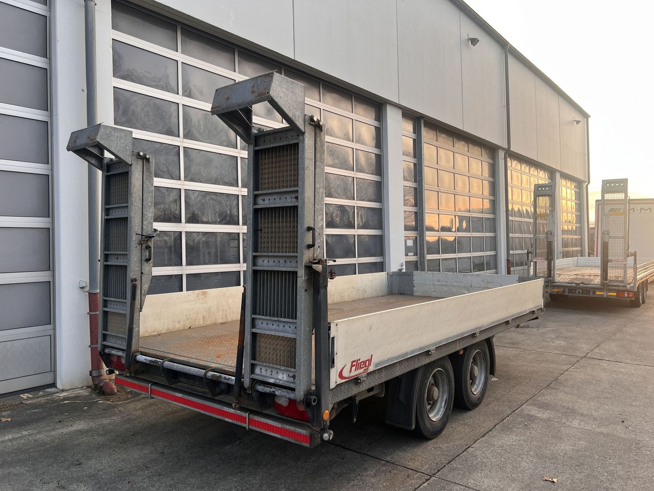 Tandemtieflader - Lavloader tilhenger: bilde 5 Tandemtieflader - Lavloader tilhenger: bilde 5