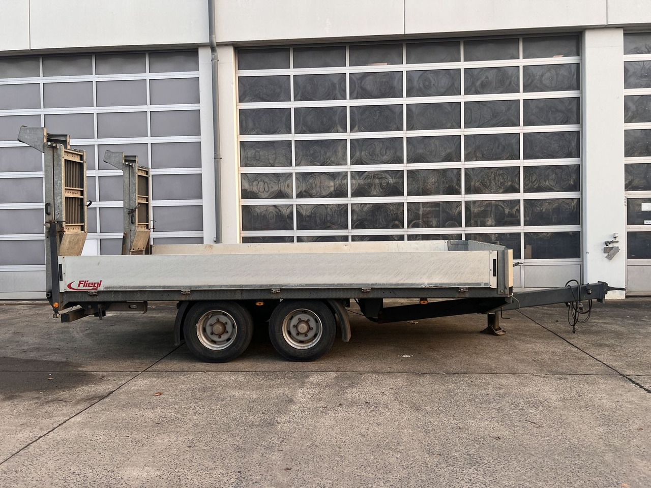 Tandemtieflader - Lavloader tilhenger: bilde 3 Tandemtieflader - Lavloader tilhenger: bilde 3