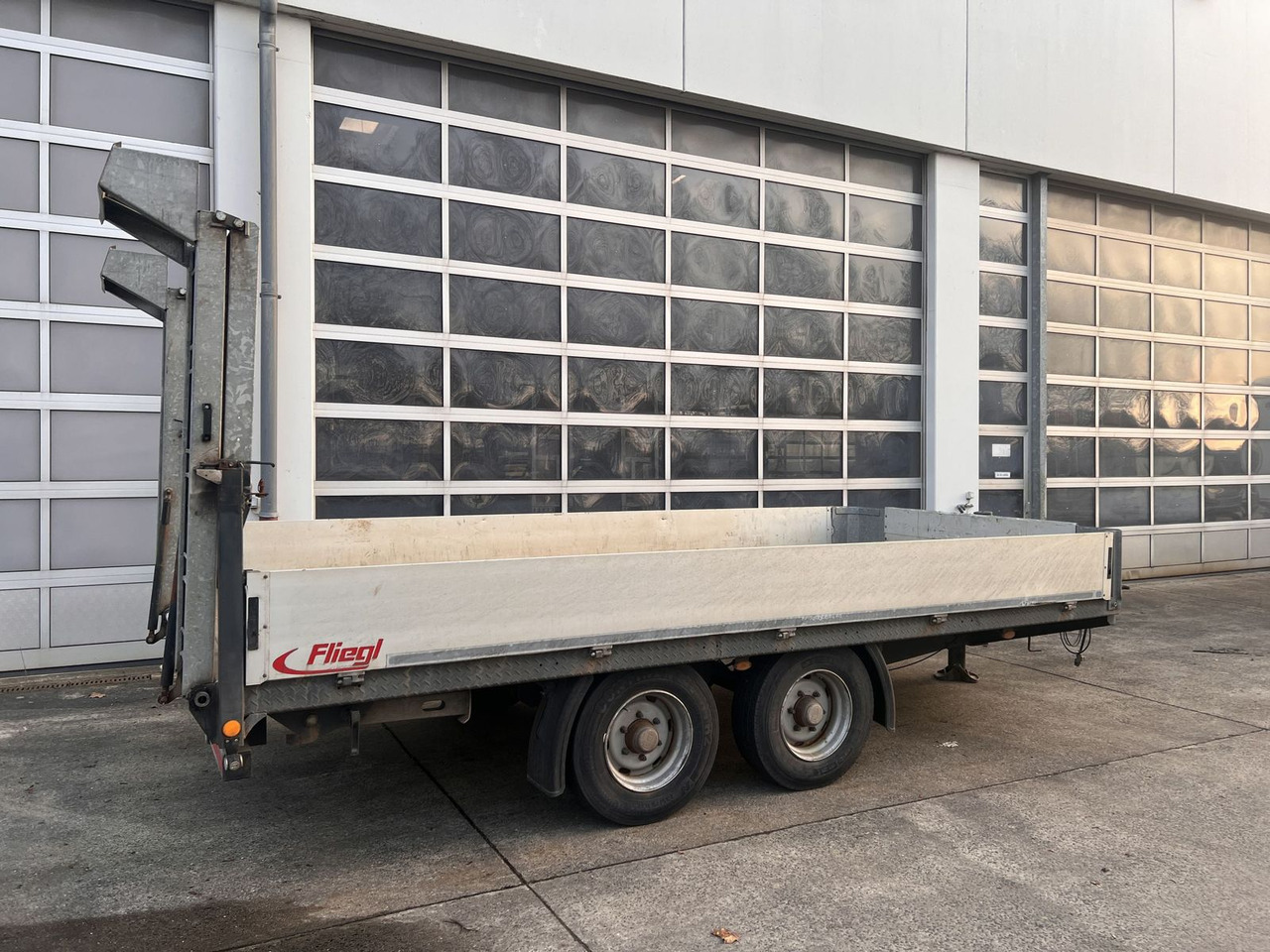 Tandemtieflader - Lavloader tilhenger: bilde 4 Tandemtieflader - Lavloader tilhenger: bilde 4