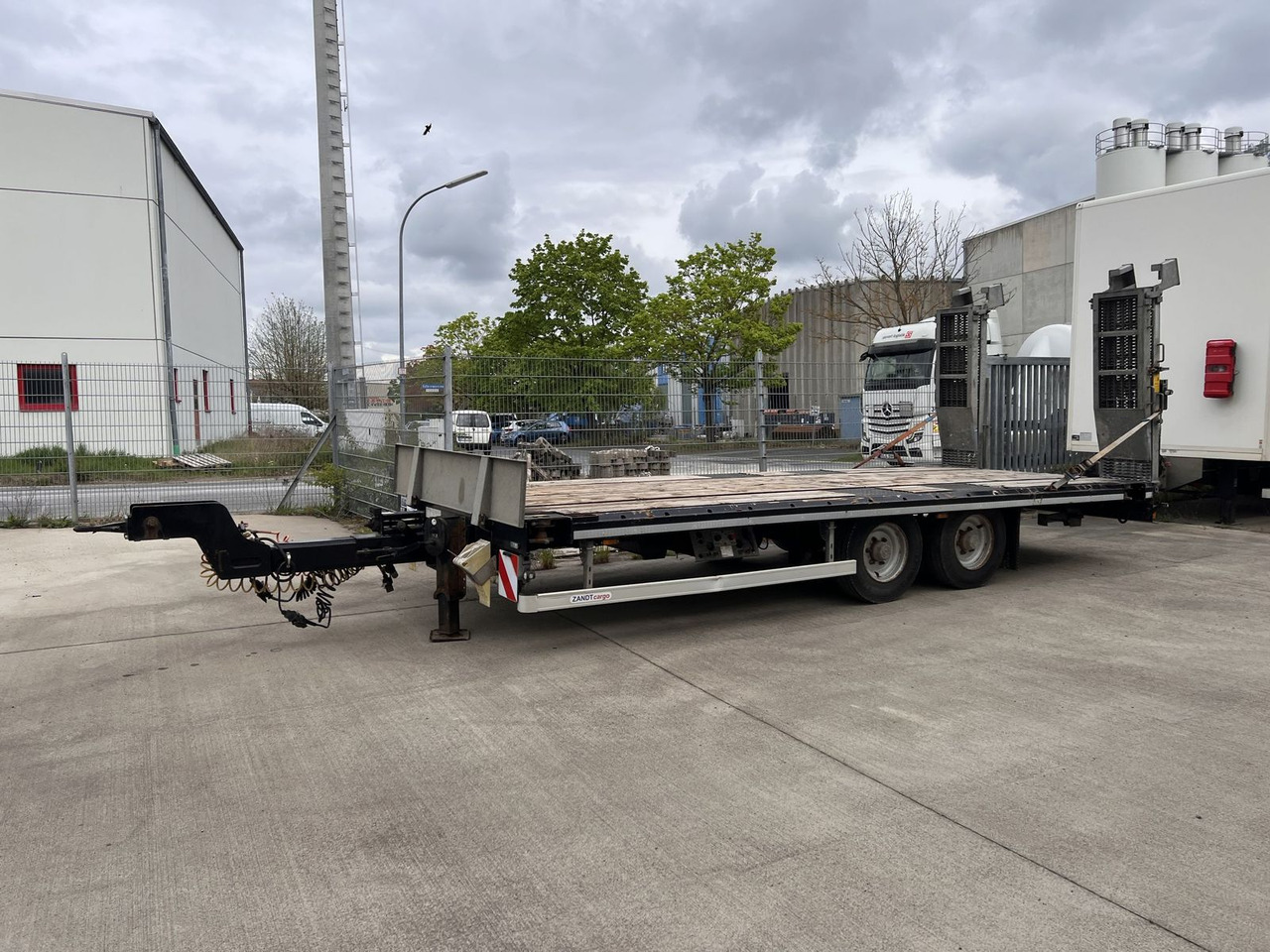 Tandemtieflader - Lavloader tilhenger: bilde 1 Tandemtieflader - Lavloader tilhenger: bilde 1