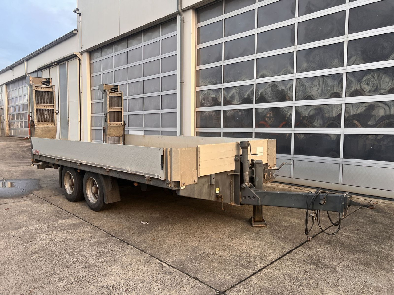 Tandemtieflader - Lavloader tilhenger: bilde 2 Tandemtieflader - Lavloader tilhenger: bilde 2