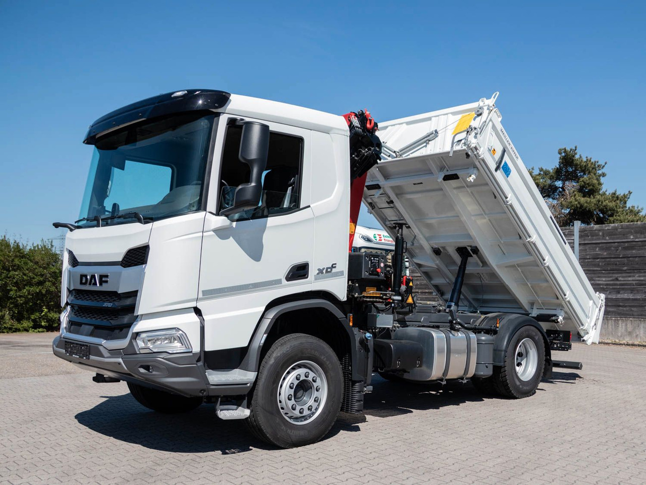 DAF FA XDC 370 Krankipper DAF XDC 370 FA Meiller Krankipper HMF - Kranbil, Tippbil: bilde 2 DAF FA XDC 370 Krankipper DAF XDC 370 FA Meiller Krankipper HMF - Kranbil, Tippbil: bilde 2