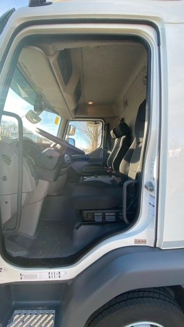 DAF LF 210 8t Pritsche-Plane LBW Tageszulassung DAF FA LF 210 08t Spier Pritsche-Plane - Kapellbil: bilde 5 DAF LF 210 8t Pritsche-Plane LBW Tageszulassung DAF FA LF 210 08t Spier Pritsche-Plane - Kapellbil: bilde 5