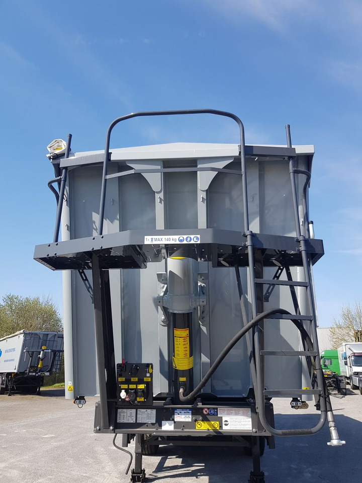 Stas agroSTAR 47,6 cbm Kippsattelauflieger Stas agroSTAR 47,6 cbm Kippsattelauflieger - Tippsemi: bilde 3 Stas agroSTAR 47,6 cbm Kippsattelauflieger Stas agroSTAR 47,6 cbm Kippsattelauflieger - Tippsemi: bilde 3