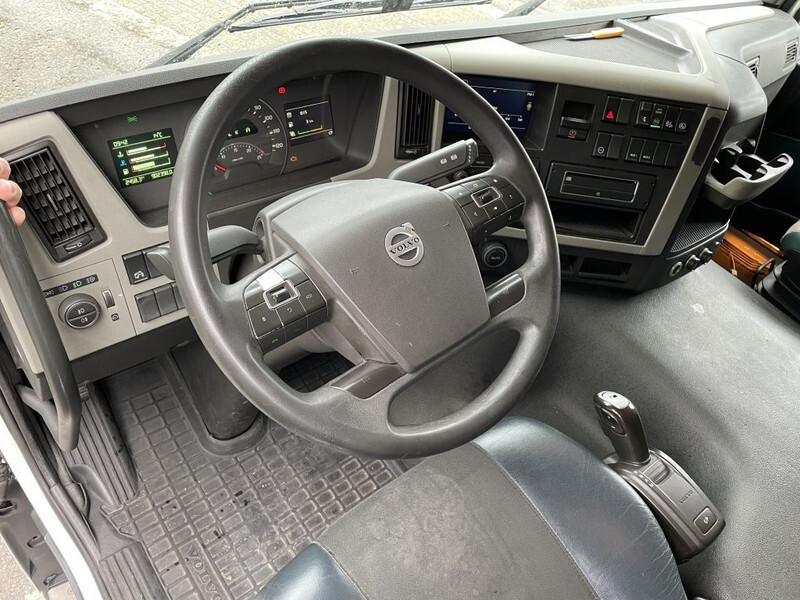 Interior photo 1: Trekkvogn Volvo FM 370 euro 6