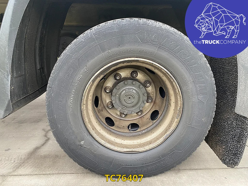 Lastebil med kjøl Renault D 210: bilde 8