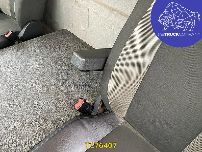 Lastebil med kjøl Renault D 210: bilde 16