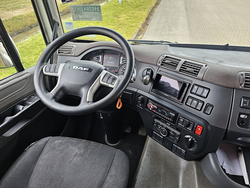 Interior photo 1: Skapbil DAF CF 290