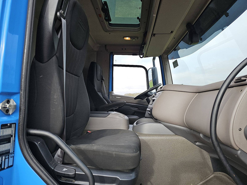Interior photo 1: Lastebil med kjøl DAF CF 460