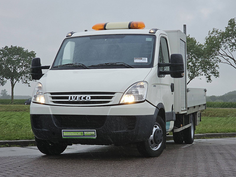 Iveco Daily 40C15 XL FASSI laadkraan - Varebil med plan: bilde 1 Iveco Daily 40C15 XL FASSI laadkraan - Varebil med plan: bilde 1