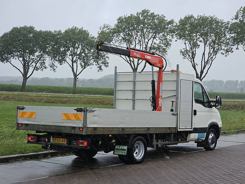 Iveco Daily 40C15 XL FASSI laadkraan - Varebil med plan: bilde 3 Iveco Daily 40C15 XL FASSI laadkraan - Varebil med plan: bilde 3