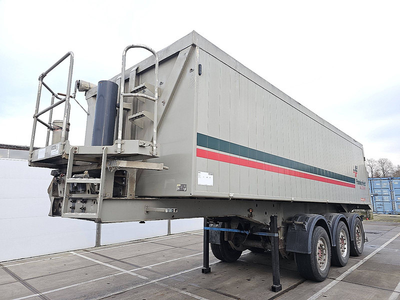 Langendorf SKA 24/30 - Tippsemi: bilde 1 Langendorf SKA 24/30 - Tippsemi: bilde 1