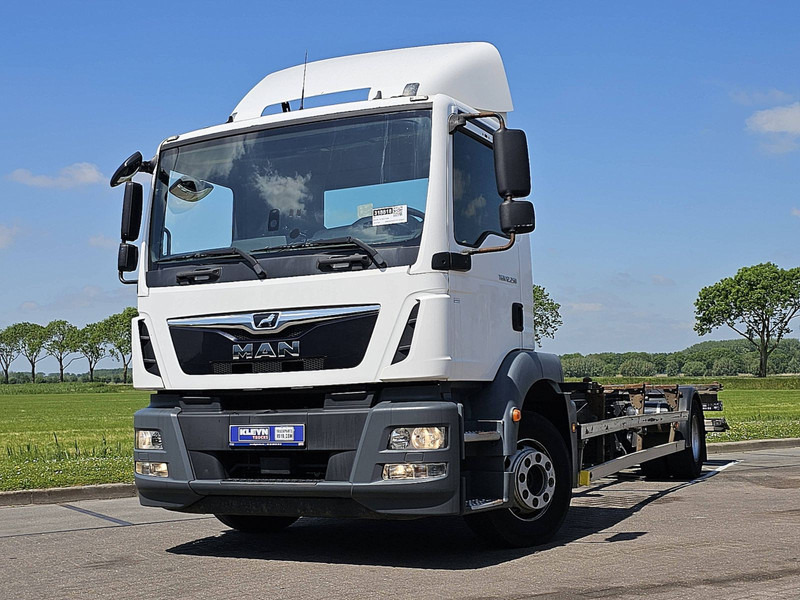 MAN 12.250 TGM LL AIRCO TAILLIFT - Container-transport/ Vekselflak lastebil: bilde 1 MAN 12.250 TGM LL AIRCO TAILLIFT - Container-transport/ Vekselflak lastebil: bilde 1