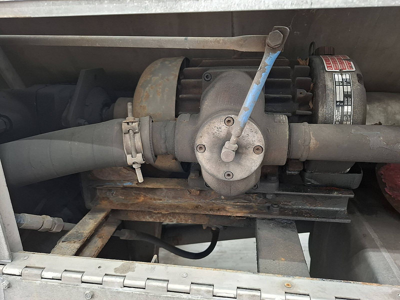 Tankbil Mercedes-Benz AXOR 1829: bilde 16