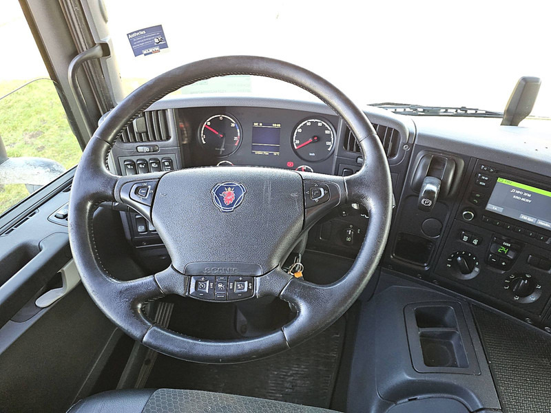 Interior photo 1: Leie Scania P360 2.5T LIFT RETARDER Scania P360 2.5T LIFT RETARDER