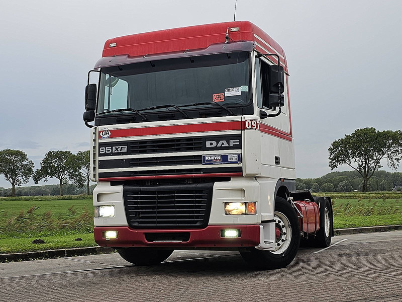 DAF XF 95.380 SPACECAB EURO 2 - Trekkvogn: bilde 1 DAF XF 95.380 SPACECAB EURO 2 - Trekkvogn: bilde 1