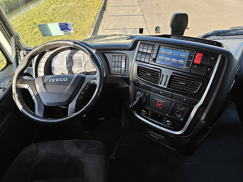 Interior photo 1: Trekkvogn Iveco AS440S46 STRALIS LNG INTARDER Interior photo 1: Trekkvogn Iveco AS440S46 STRALIS LNG INTARDER