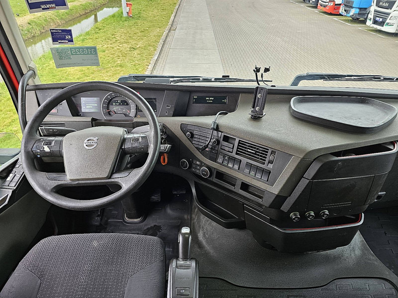 Interior photo 1: Trekkvogn Volvo FH 420 ADR ALCOA NL-TRUCK