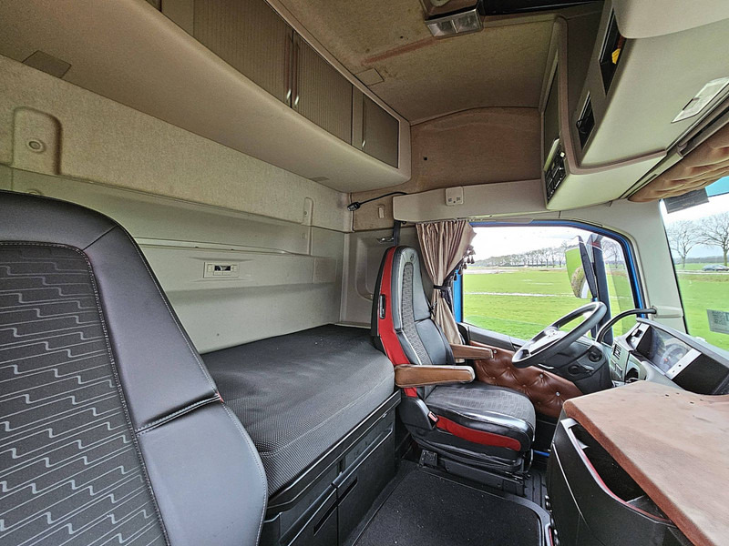 Interior photo 3: Trekkvogn Volvo FH 460 PTO SKIRTS VEB+