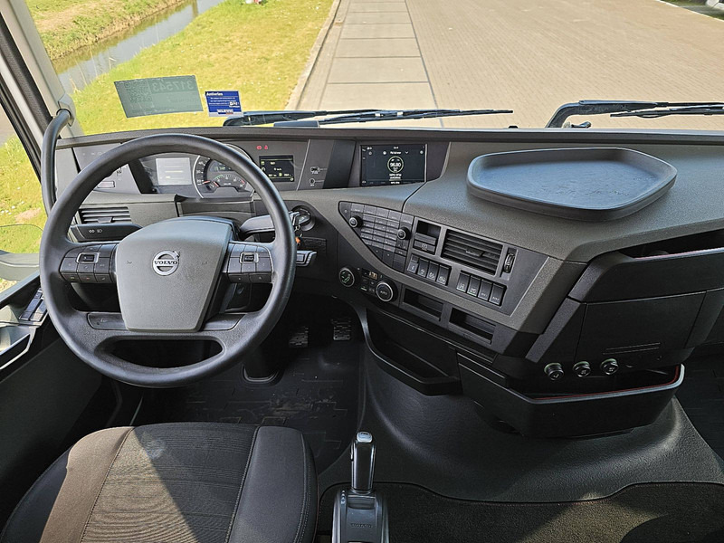Interior photo 1: Trekkvogn Volvo FH 500 XL I-PARK-COOL MEGA