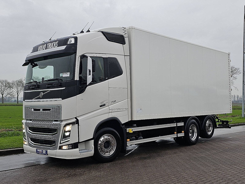 Volvo FH 16.750 6X2*4 4 SEATS 154TKM - Skapbil: bilde 2 Volvo FH 16.750 6X2*4 4 SEATS 154TKM - Skapbil: bilde 2
