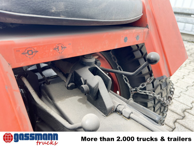 Hako V 490 mit Schneeschild und Ketten - Kommunale traktor: bilde 3 Hako V 490 mit Schneeschild und Ketten - Kommunale traktor: bilde 3